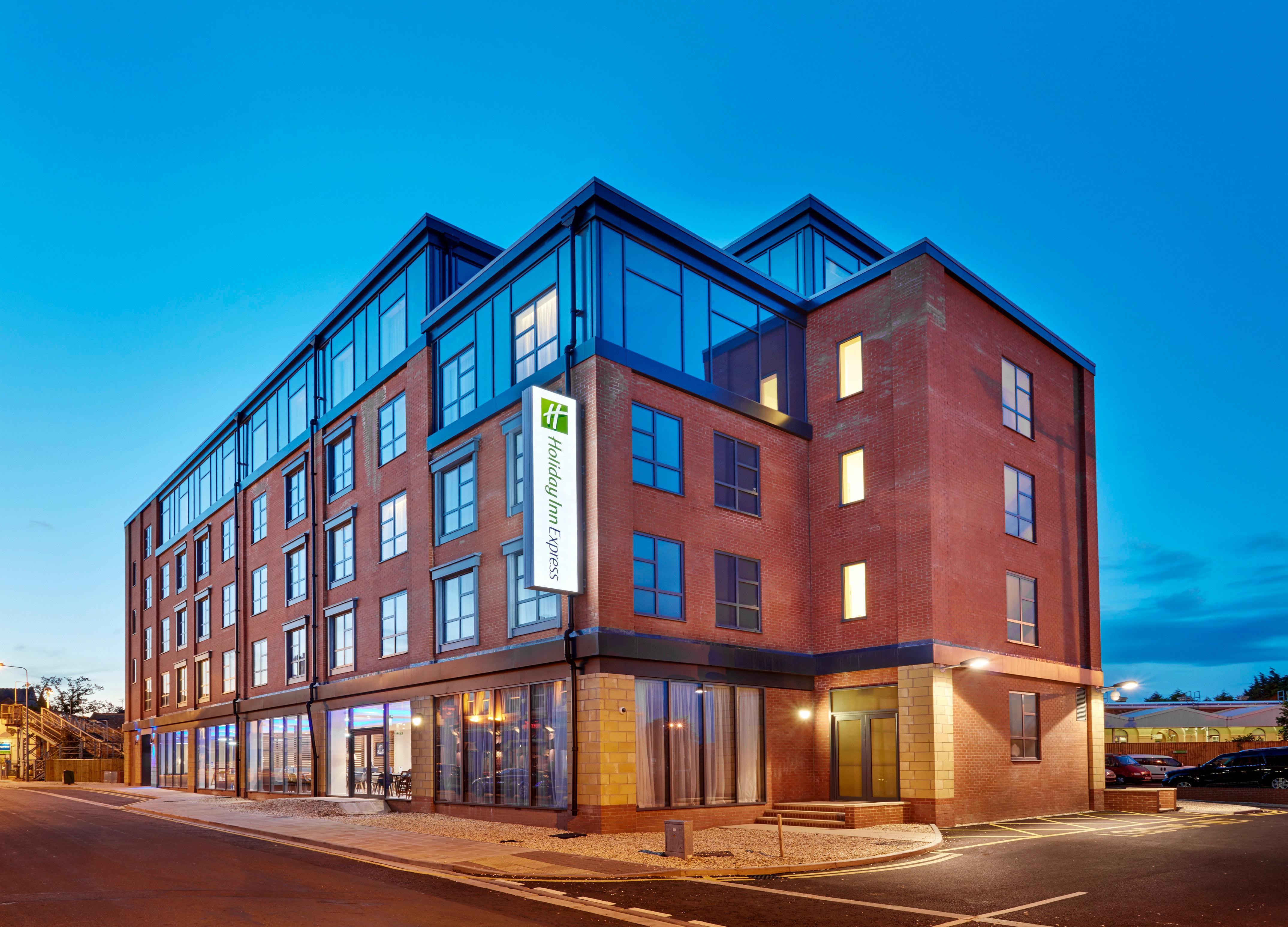 Holiday Inn Express Grimsby By Ihg Bagian luar foto