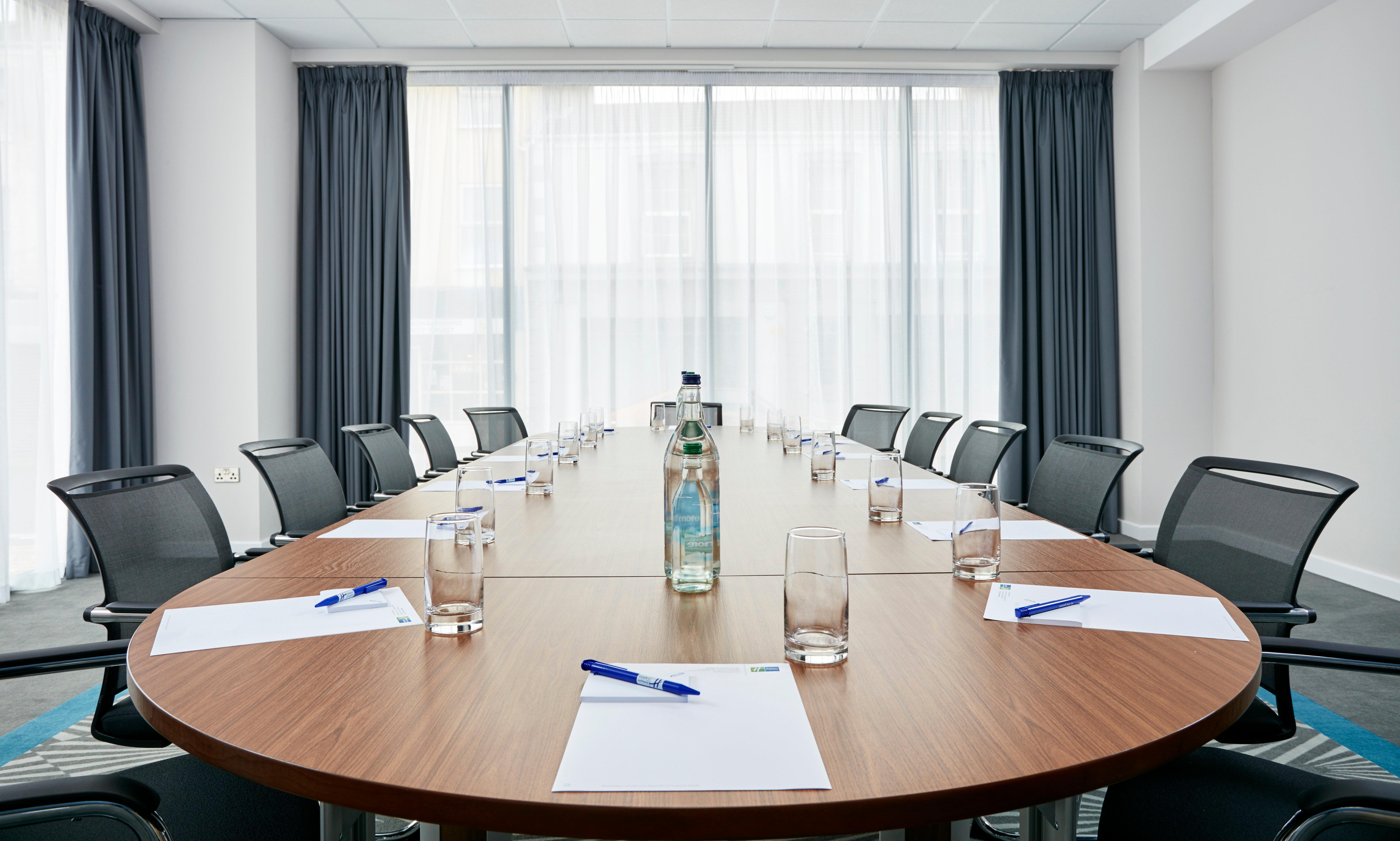 Holiday Inn Express Grimsby By Ihg Bagian luar foto